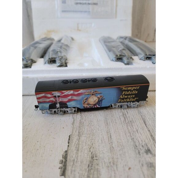 Hawthorne Semper Fidelis Engine USMC Express village train xmas - Picture 5 of 9